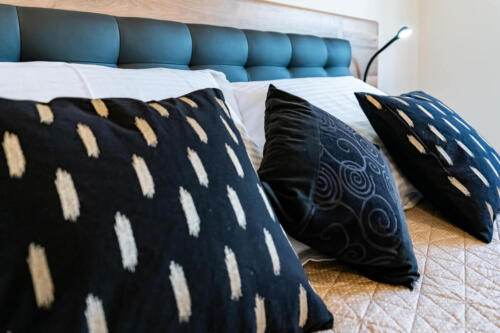 oliva-vallis-zadar-apartman-black-olive-crofoto-fotografija-krevet-jastuci