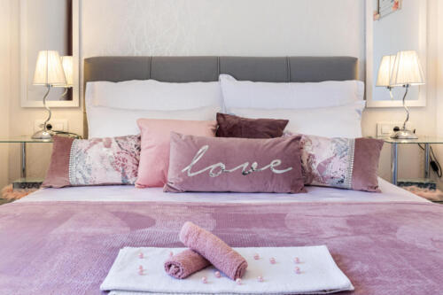 oliva-vallis-zadar-apartman-pink-pearl-crofoto-fotografija-krevet-detalj